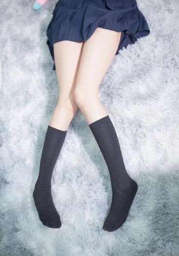 医生从奶罩摸进去了H_HD高清完整版播放