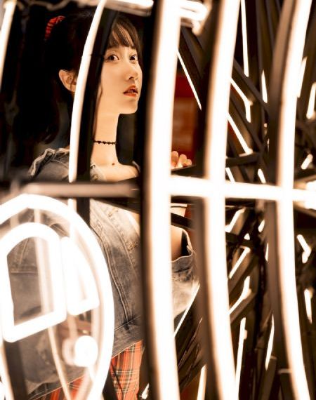 年轻的子6HD中文女寅员_蓝光动漫免费观看